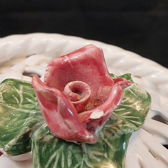Capodimonte Style Porcelaine Weaved Basket with Lid 5.5" Applied flower VTG - Picture 7 of 10
